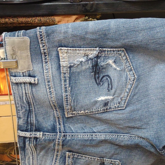 Stylish Blue Denim Jeans - Picture 4 of 4